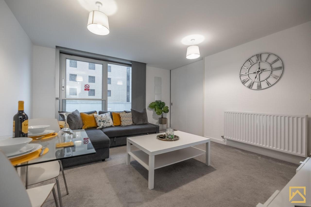 Modern 1 Bed In Central Mk, Free Parking, Smart Tv, Manhattan House By Valore Property Services มิลตันคีนส์ ภายนอก รูปภาพ